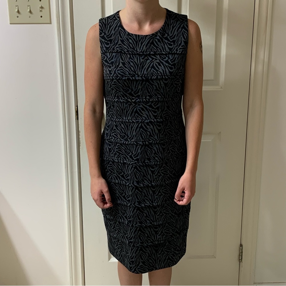🌷3 for $25🌷Unbranded, US M, Grey & Black Zebra Print Bodycon Sleeveless Dress